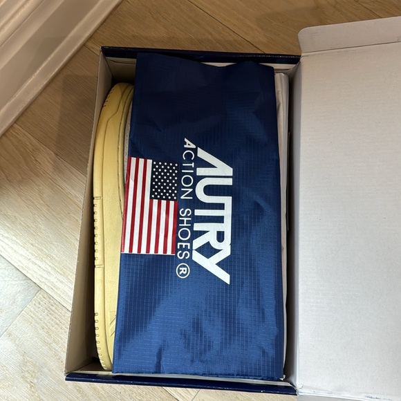 Autry Low Nan Hair/Suede Sand Shoes Size 42 - Picture 4 of 12